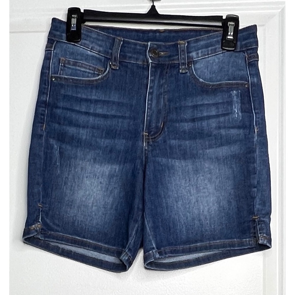 Grace & Lace Denim Shorts Womens Size 4 Mid Wash Stretch Distressed Bermuda 6.5